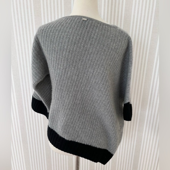 St. John Sport 100% Cashmere Asymmetrical Sweater Gray/Black Women’s Sz Small - Picture 4 of 8